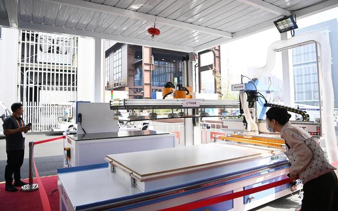 服贸会上的北京科技新看点 技术咨询的未来之窗